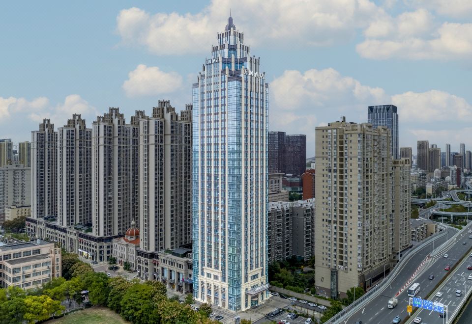 武汉武昌万枫酒店外景图