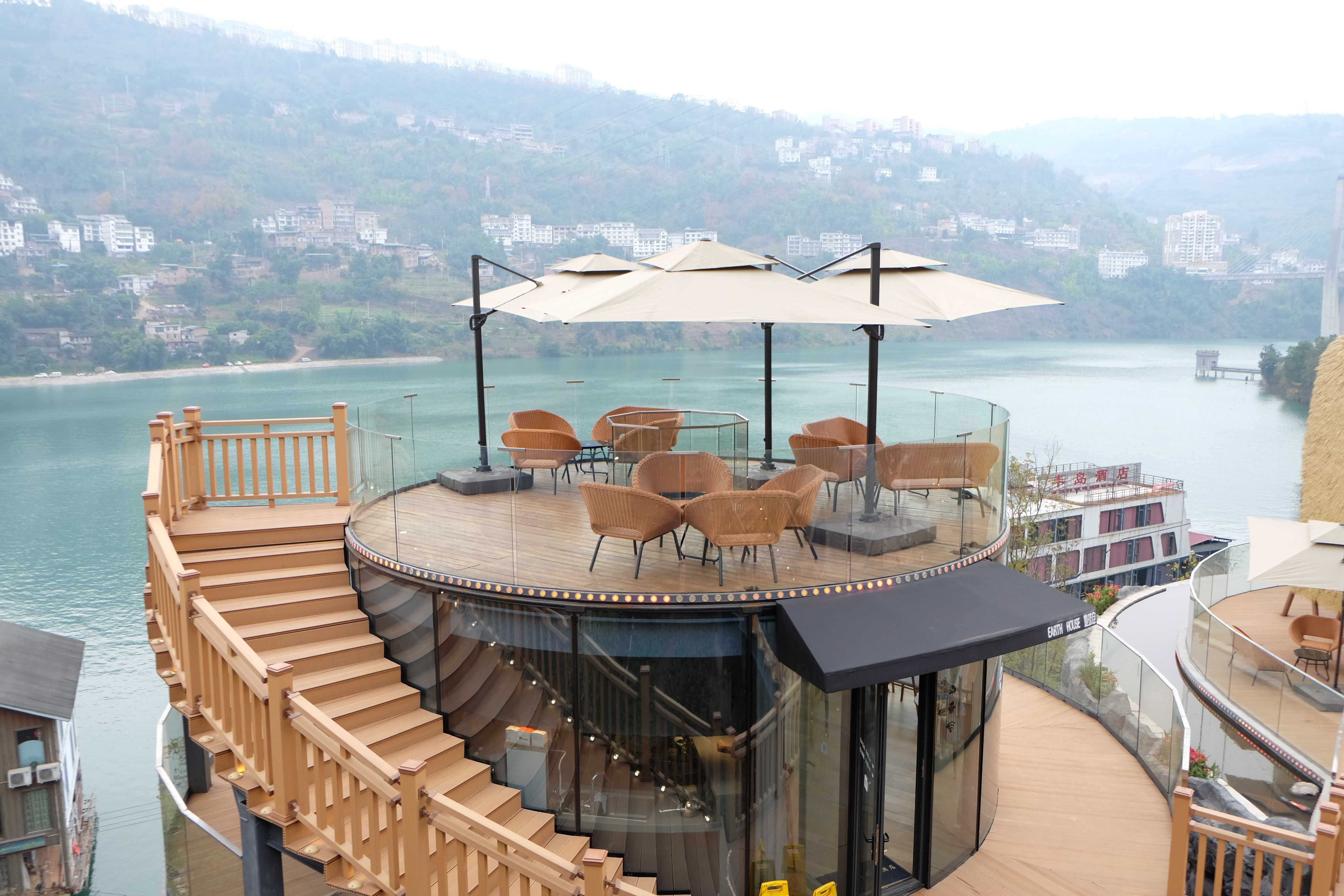 Middle Mountain HotelOver view