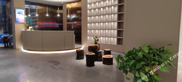 颐馨智能酒店(凤凰机场店)图片