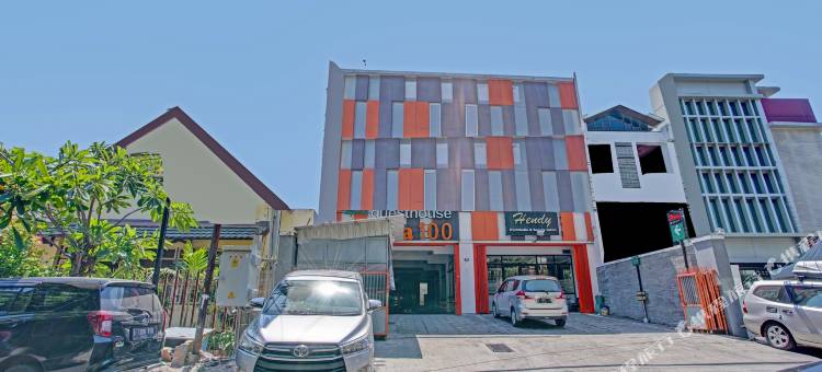 超级OYO Capital O 3905 Graha 100清真宾馆(Super OYO Capital O 3905 Graha 100 Guest House Syariah)图片