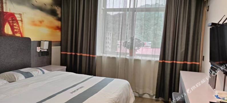 商南悦豪酒店(火车站店)图片