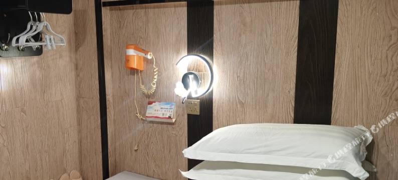 栖七宾馆(南京火车站岗子村地铁站店)图片