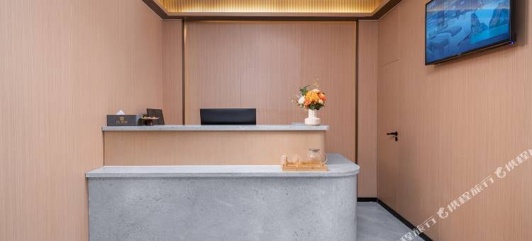 云栖臻品酒店(广州白云火车站上步地铁站店)图片