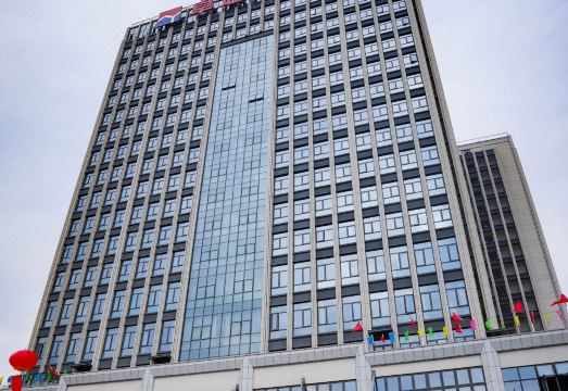 卓越大酒店外景图