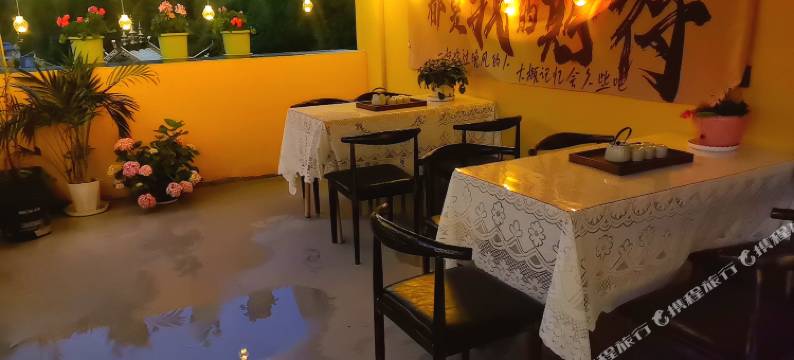 康定隐里山居(康定情歌广场溜溜城店)图片