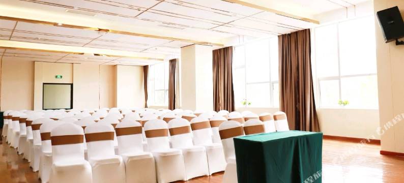 岚海电竞民宿(眉山东站店)图片