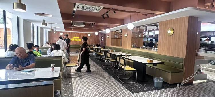 SMILE&SEA笑与海泳池度假酒店(北戴河店)图片