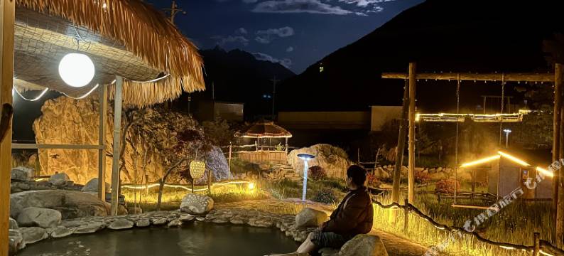 卓玛石头温泉民宿图片