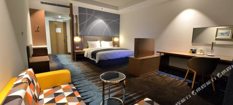 威海经开区智选假日酒店(威海高铁站店)图片