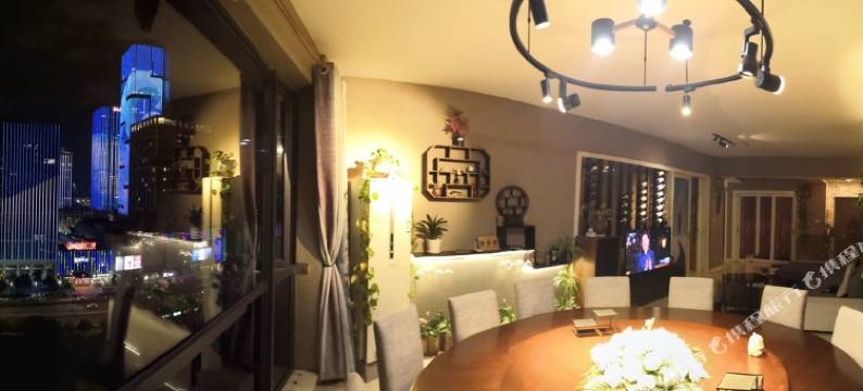 近会展万达灯光秀一线江景房公寓(江边洲路分店)图片