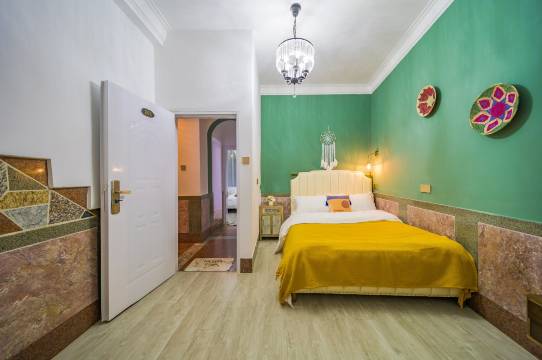 厦门网红度假民宿(思东横巷分店)