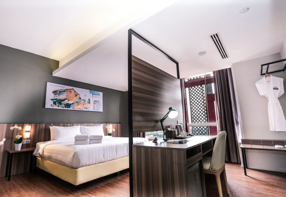 Days Hotel & Suites by Wyndham KL (Chan Sow Lin MRT/LRT) Hotel Overview
