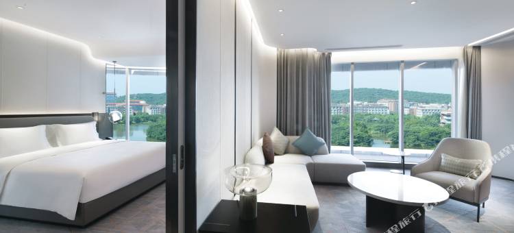 武汉光谷皇冠假日酒店图片