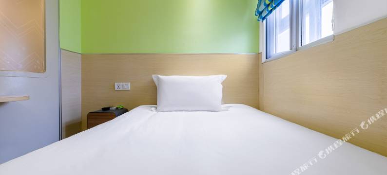 易佰酒店(上海康桥御桥地铁站店)图片