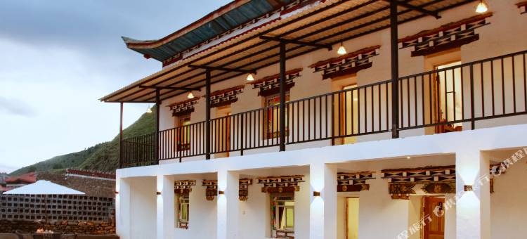 康定饮月山居民宿图片