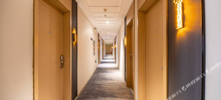 白玉兰酒店(沈阳市府广场中街步行街店)图片