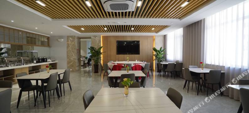 龙跃精品商务酒店(威海高铁站韩乐坊店)图片