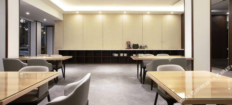 如家睿柏·云酒店(江阴滨江中路黄山湖公园店)图片