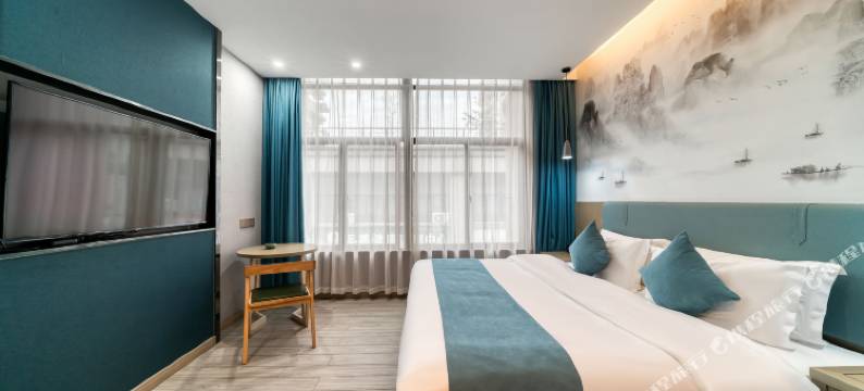 回禾梦巢酒店(龙游城北开发区店)图片