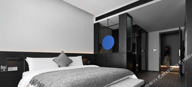 LIA力亚酒店(深圳前海宝安中心翻身地铁站店)图片