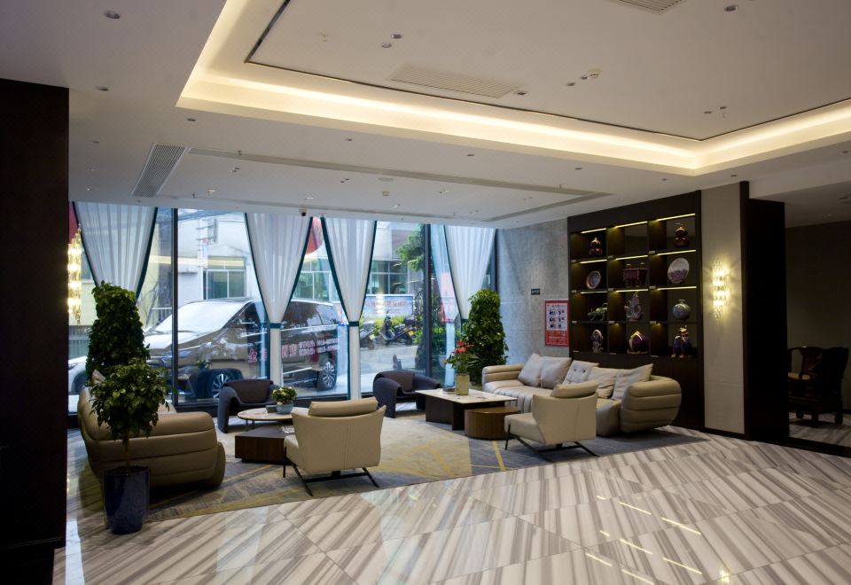 Golden Dragon HotelHotel Overview