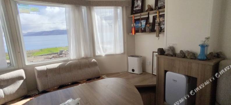 尼玛琼宗湖景驿站图片