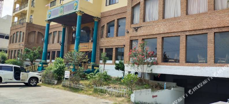 OYO 75466 13 Coins Bang Yai Hotel图片