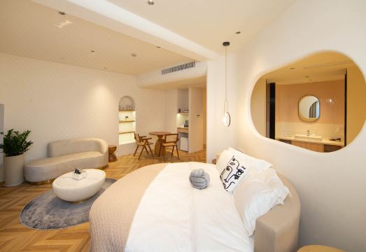 Shanghai July Light Luxury Hotel Hotel Overview