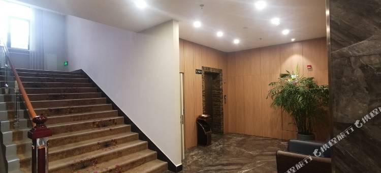赤峰朗悦宾馆(维多利广场店)图片