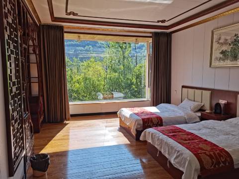 官鹅沟明湖客栈