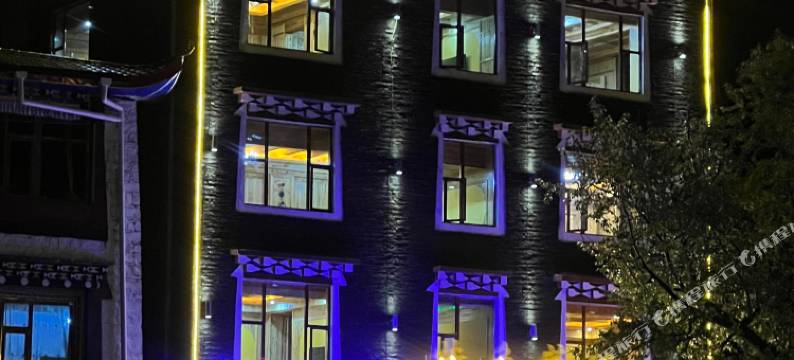 木雅雪地精品民宿(塔公镇店)图片