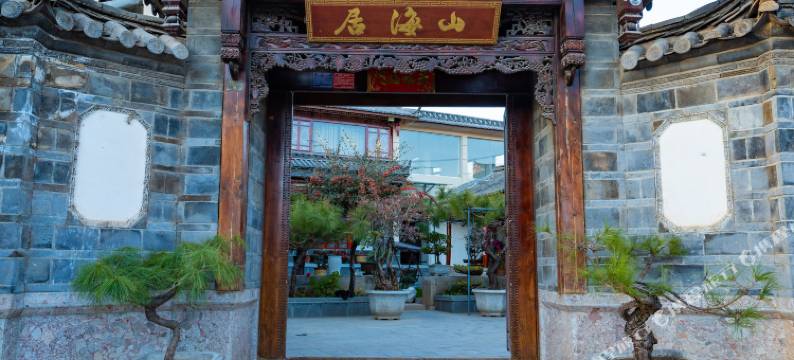 丽江玉龙山海居图片