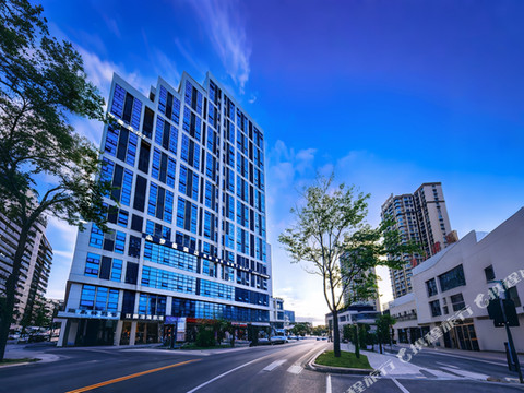 南充罗曼酒店(西华师范大学华凤校区店)