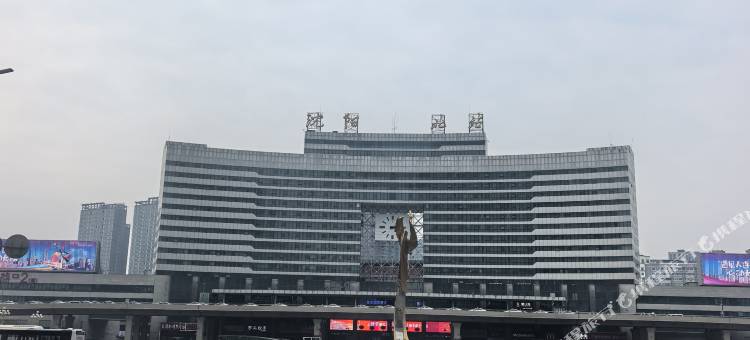 月落青舍太空舱青年民宿(沈阳北站店)图片
