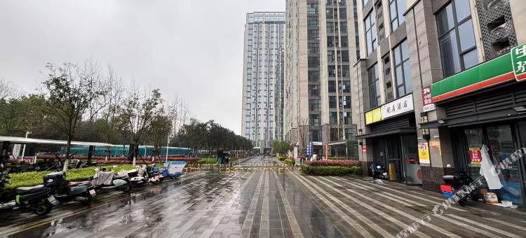 沐风•轻奢影院loft公寓(力高雍湖国际鱼尾洲地铁站店)图片