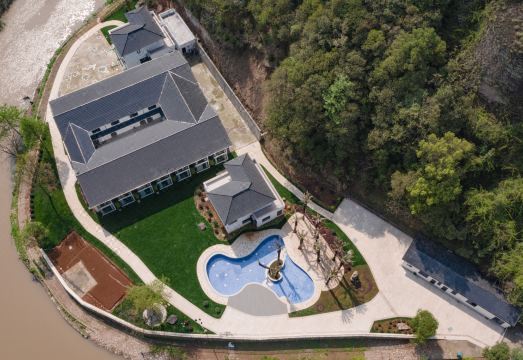 Xinchang Qianxi Hotel Hotel Overview