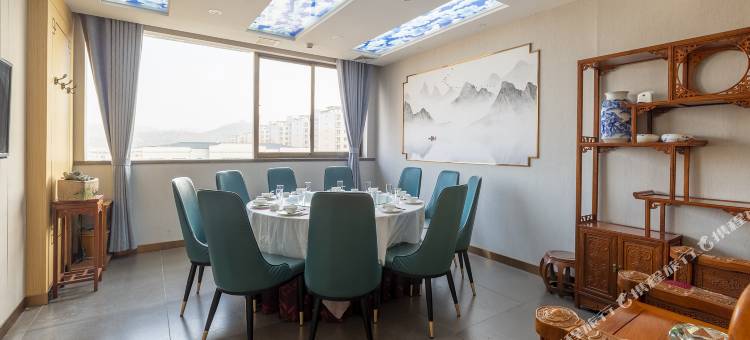 华亭华融TIME酒店图片