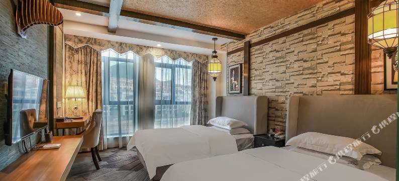 兴义金水韵主题酒店(桔山广场万峰林机场店)图片