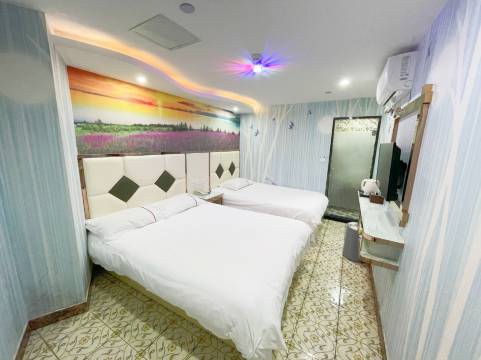 沪中酒店(上海唐镇地铁站店)