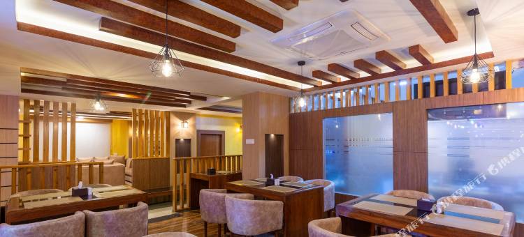 奇特旺市中心酒店(Chitwan Midtown Hotel)图片