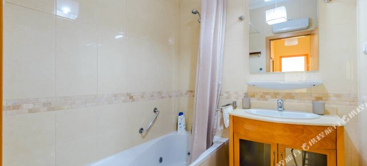 BnB Homes Ocean View Apartment with Lovely Terrace, 2 Swimming Pools & Tennis Court图片