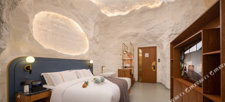 艾汀堡温泉酒店(西双版纳景洪告庄西双景星光夜市店)图片