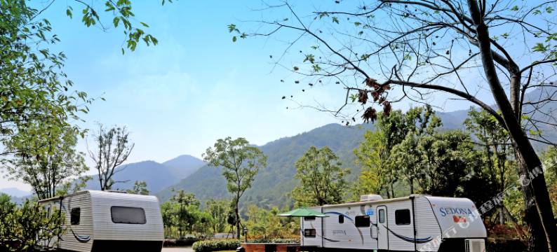 孝感途居双峰山房车露营地图片