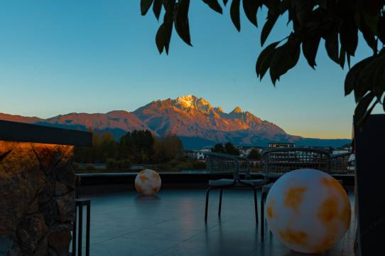 闲云•溪月|EARTHGAZE•STARSPANNG|180度雪山景民宿(丽江古城区店)图片