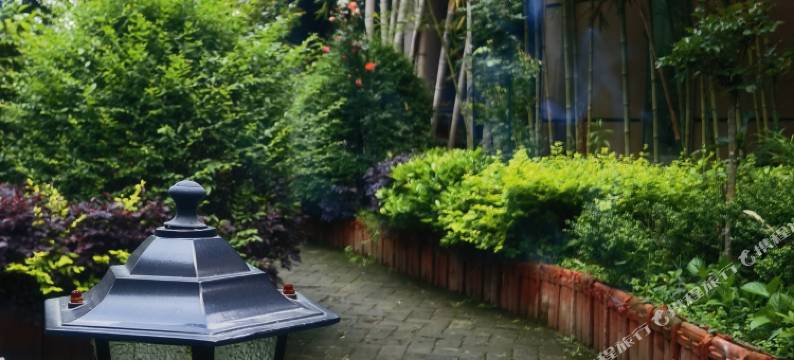 隐庐紫藤山舍图片