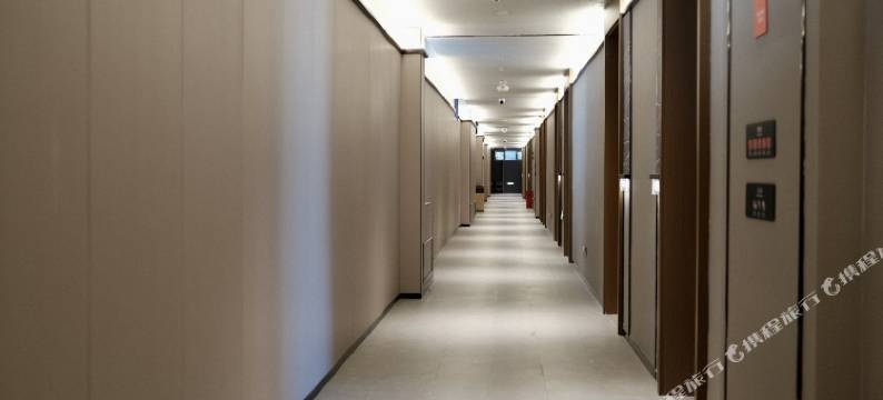 可可托海清澄白山民宿图片