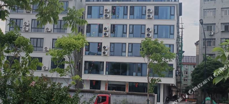 桐庐富春江畔山禾悦民宿(桐庐高铁站店)图片