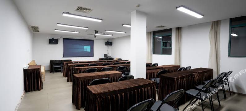 如家驿居酒店(武汉光谷广场地铁站民族大学店)图片