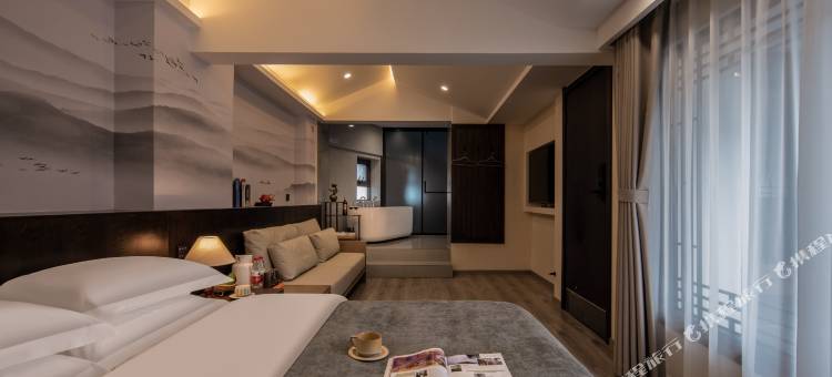 院中院·木槿花西智控侘寂风设计师度假民宿Designer(古城木府店)图片