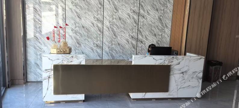 迭部川藏欢朋酒店图片